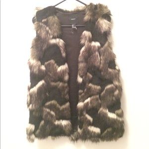 Forever 21 faux fur vest